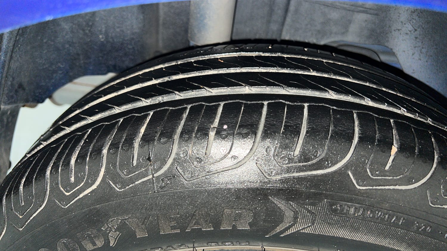 Used 2016 Ford Figo Trend 1.2 Ti-VCT Petrol Manual tyres RIGHT REAR TYRE TREAD VIEW