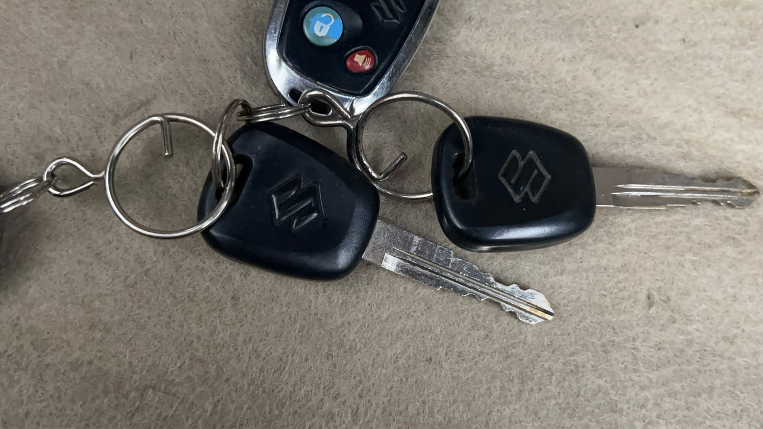 Used 2012 Maruti Suzuki A-Star Lxi Petrol Manual extra CAR KEY VIEW