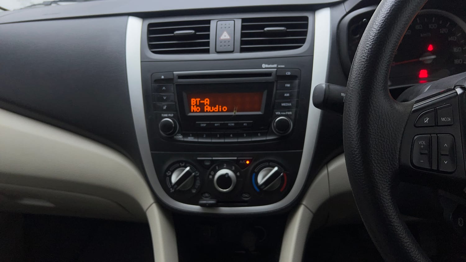 Used 2020 Maruti Suzuki Celerio ZXi (O) AMT Petrol Automatic top_features Integrated (in-dash) music system