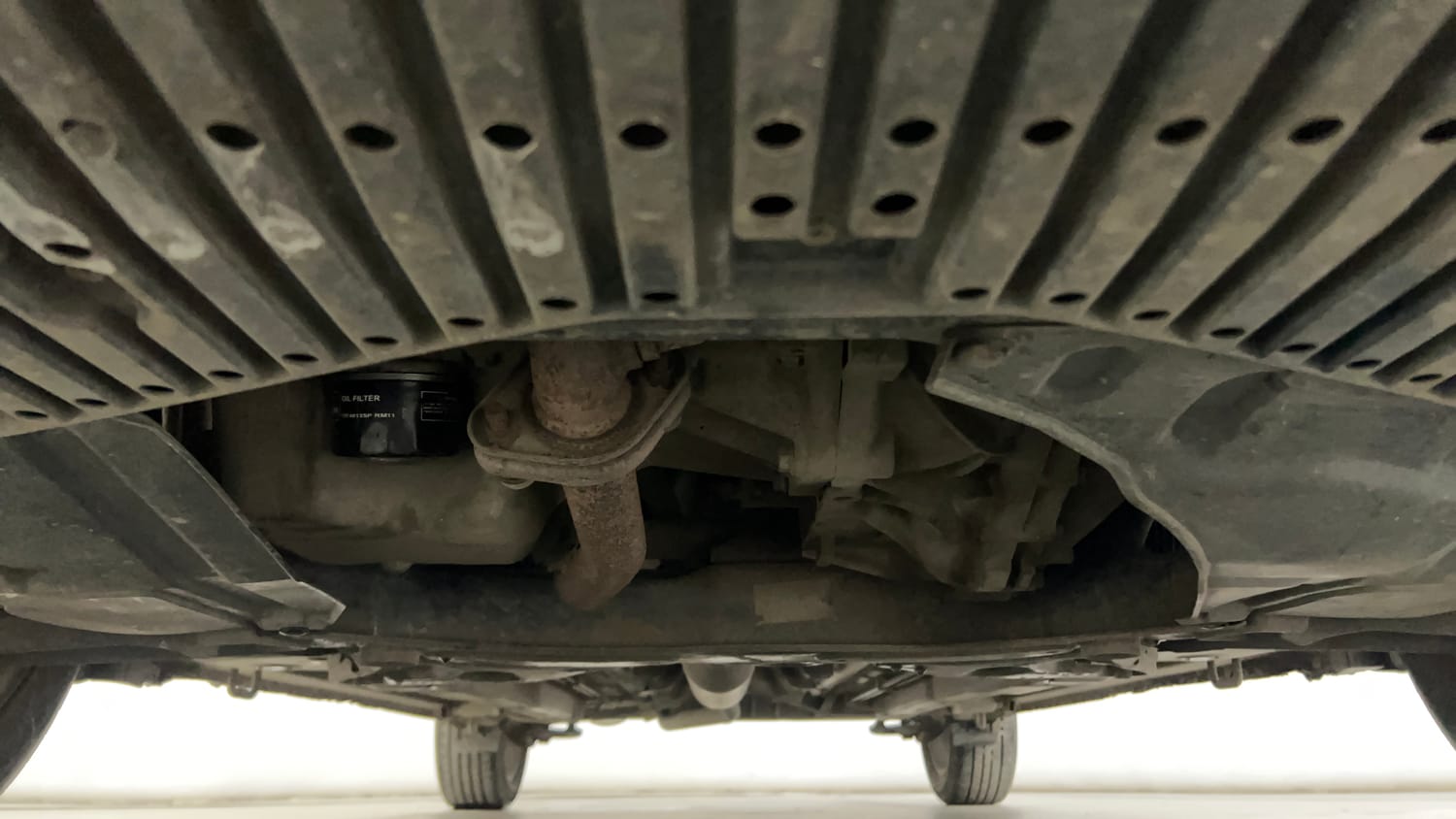 Used 2015 Maruti Suzuki Ciaz ZXI+ Petrol Manual extra FRONT LEFT UNDERBODY VIEW