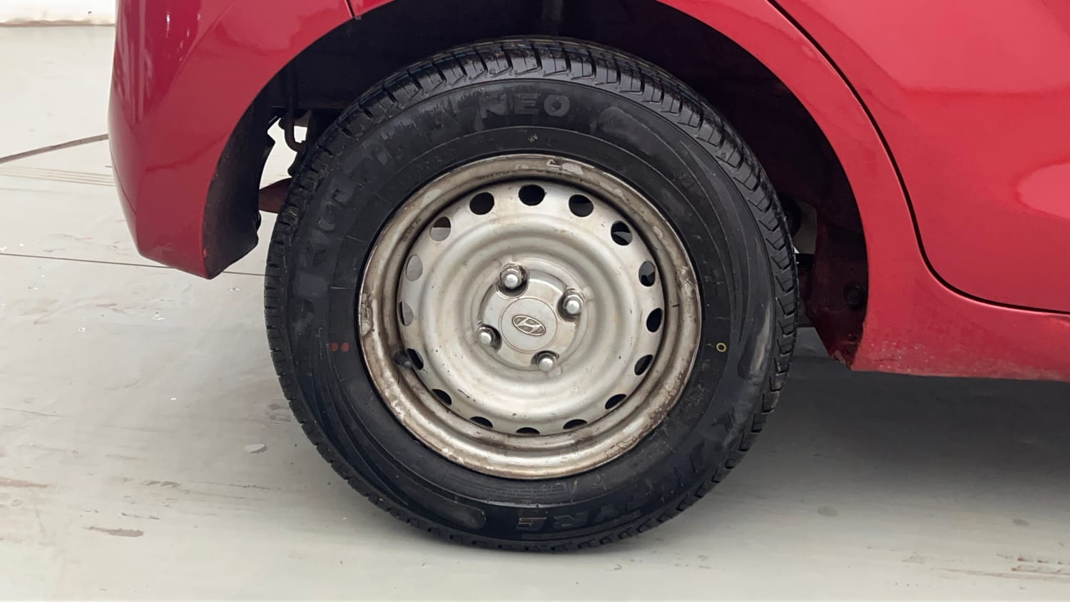 Used 2020 Hyundai Santro Magna Petrol Manual tyres RIGHT REAR TYRE RIM VIEW