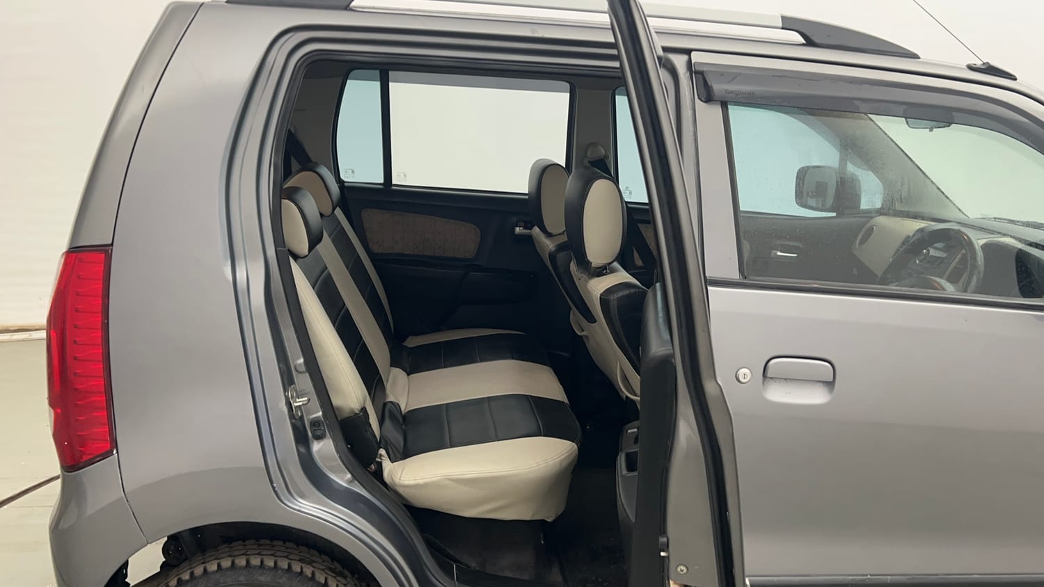 Used 2017 Maruti Suzuki Wagon R VXI Petrol Manual interior RIGHT SIDE REAR DOOR CABIN VIEW