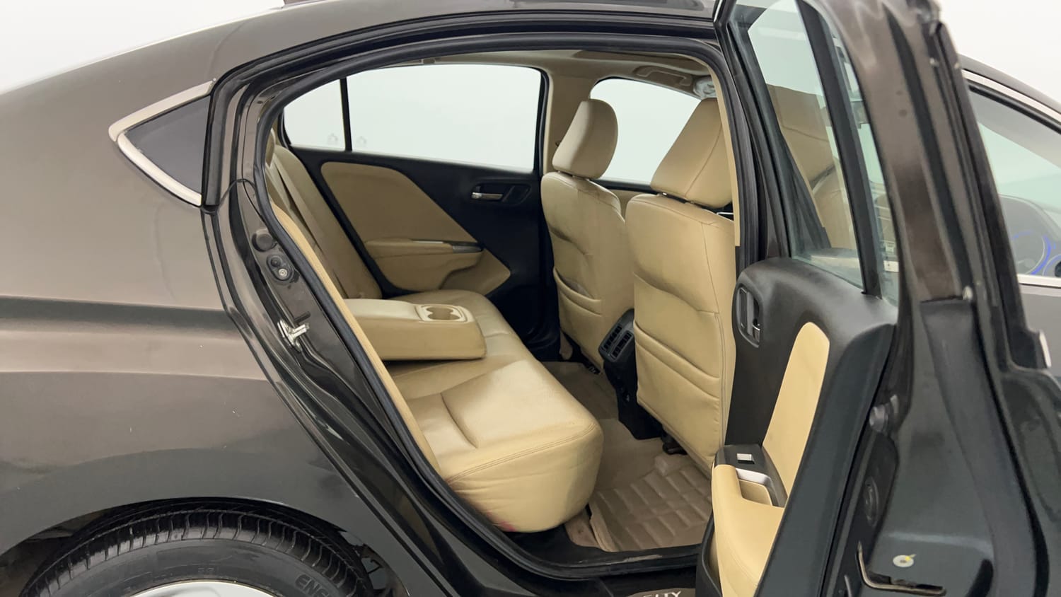Used 2015 Honda City VX Petrol Manual interior RIGHT SIDE REAR DOOR CABIN VIEW