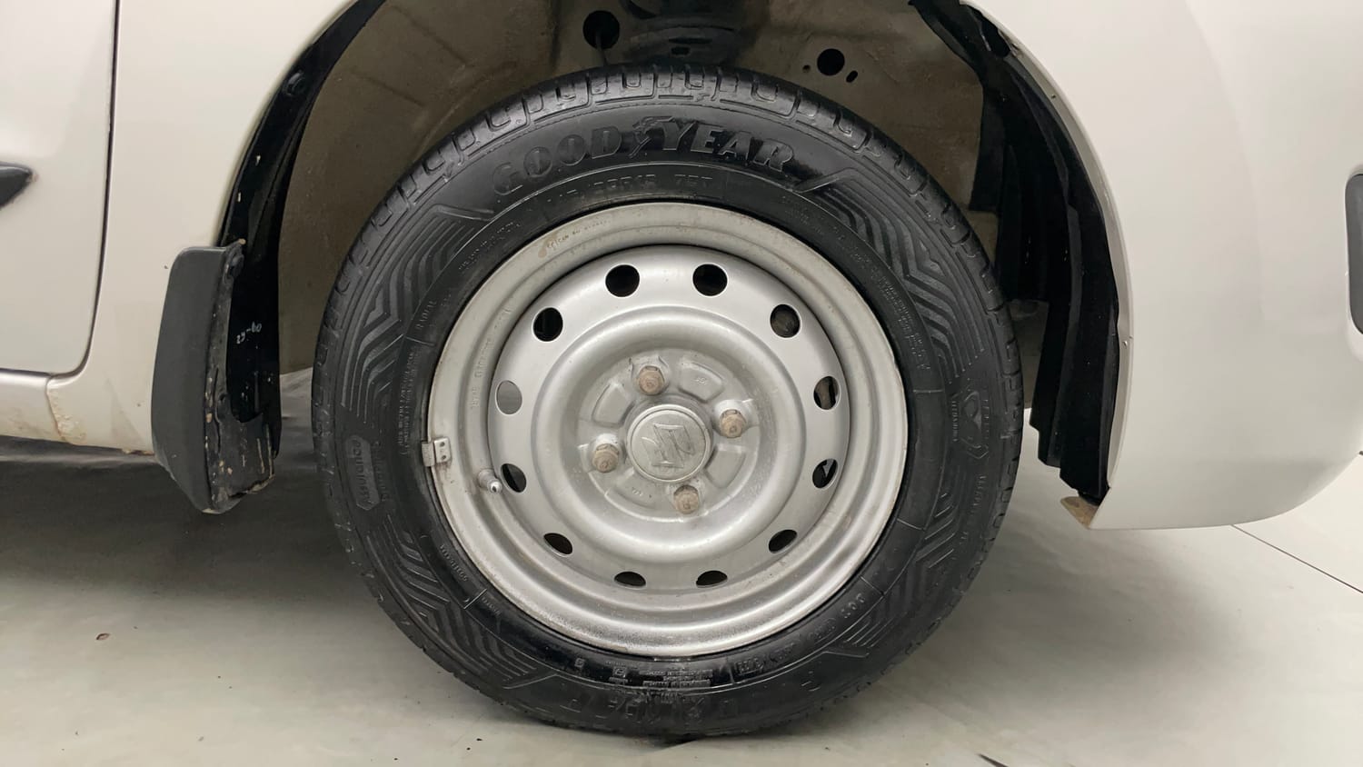Used 2021 Maruti Suzuki Wagon R LXI Petrol Manual tyres RIGHT FRONT TYRE RIM VIEW