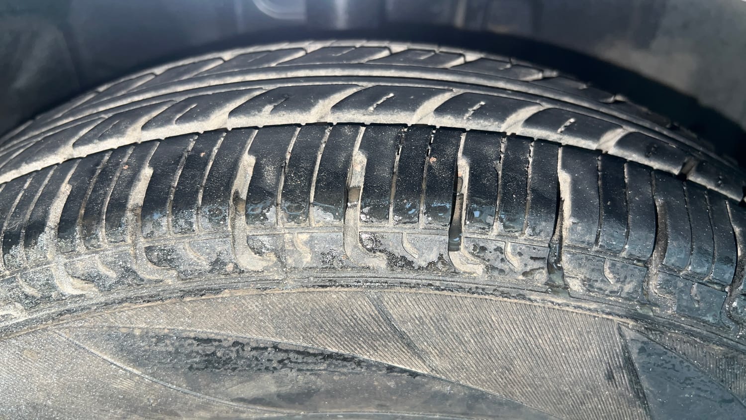 Used 2018 Datsun Redi-GO T(O) 1.0 AMT Petrol Automatic tyres RIGHT FRONT TYRE TREAD VIEW