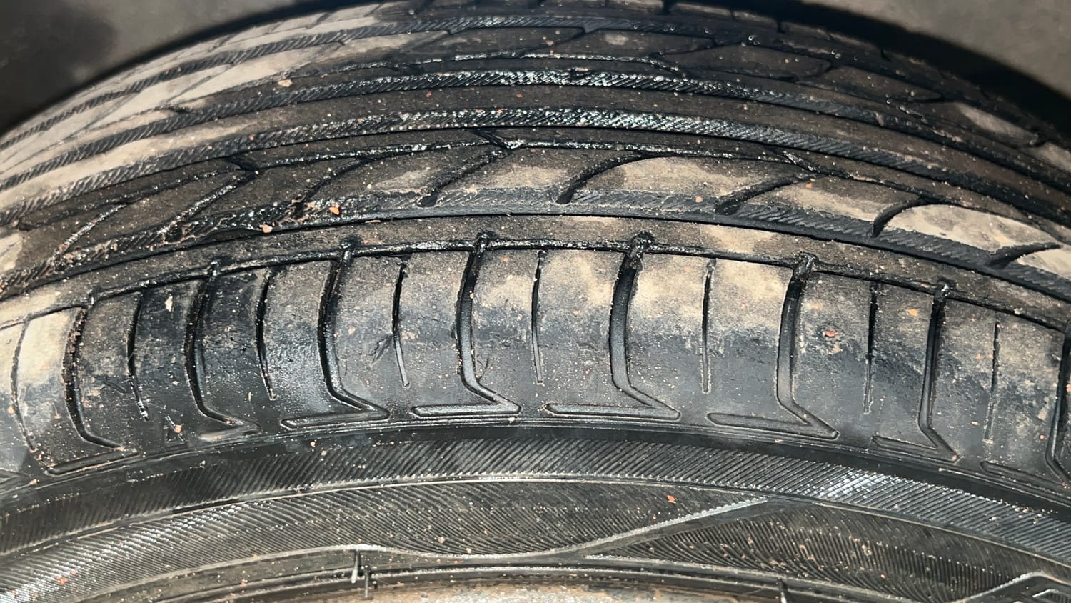 Used 2017 Maruti Suzuki Wagon R VXI Petrol Manual tyres RIGHT FRONT TYRE TREAD VIEW