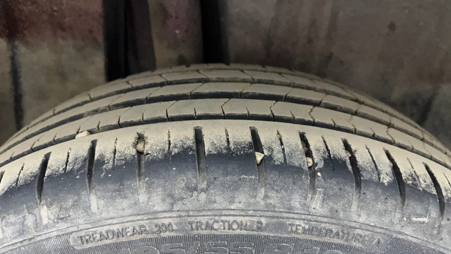 Used 2024 Maruti Suzuki Baleno Zeta AGS Petrol Automatic tyres RIGHT REAR TYRE TREAD VIEW