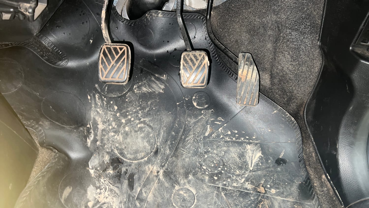 Used 2017 Maruti Suzuki Wagon R VXI Petrol Manual interior PEDALS VIEW