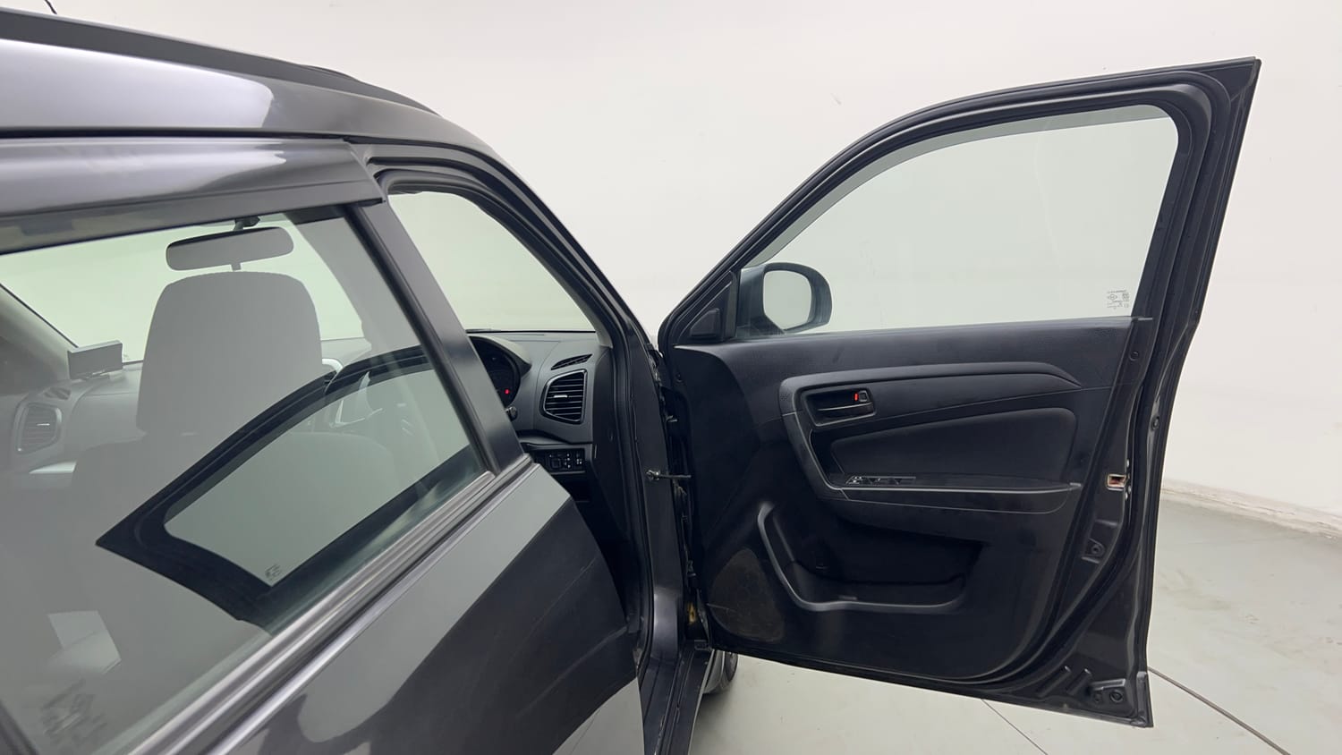 Used 2021 maruti-suzuki Vitara Brezza VXi Petrol Manual interior RIGHT FRONT DOOR OPEN VIEW