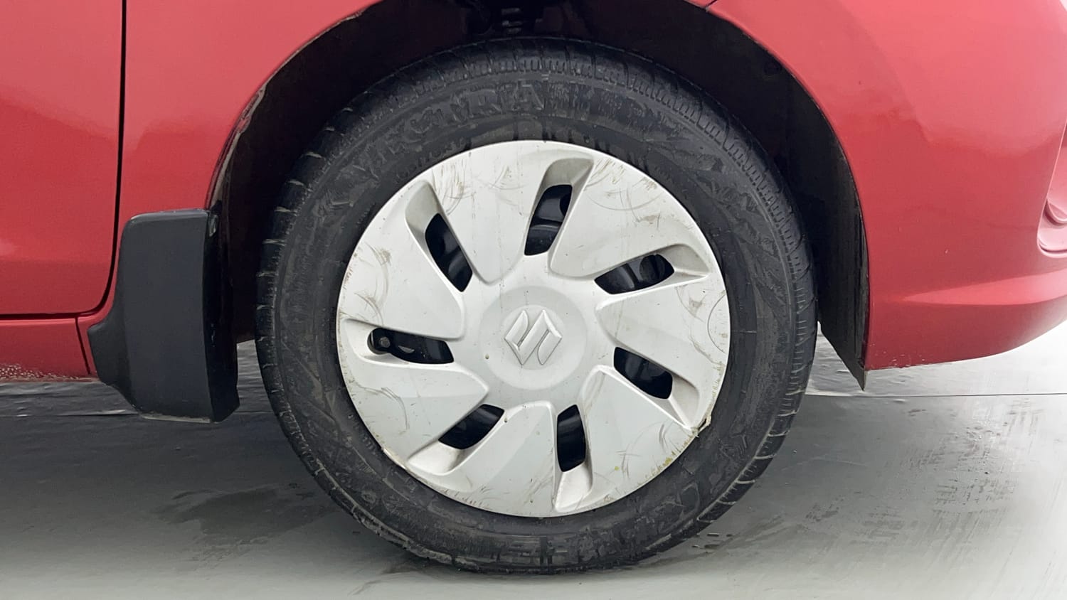 Used 2020 Maruti Suzuki Celerio ZXi (O) AMT Petrol Automatic tyres RIGHT FRONT TYRE RIM VIEW