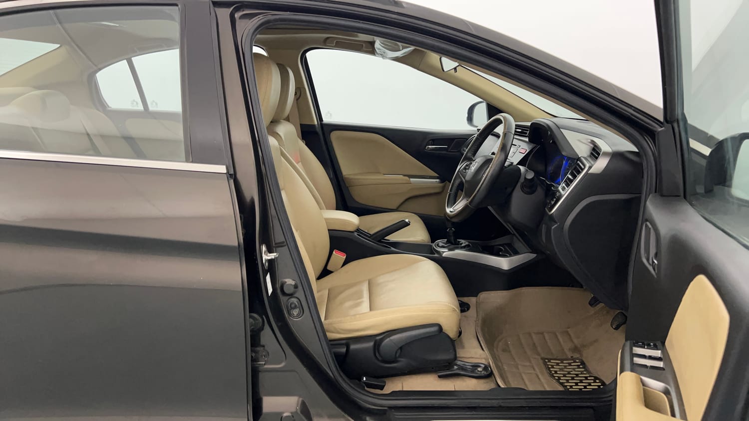 Used 2015 Honda City VX Petrol Manual interior RIGHT SIDE FRONT DOOR CABIN VIEW