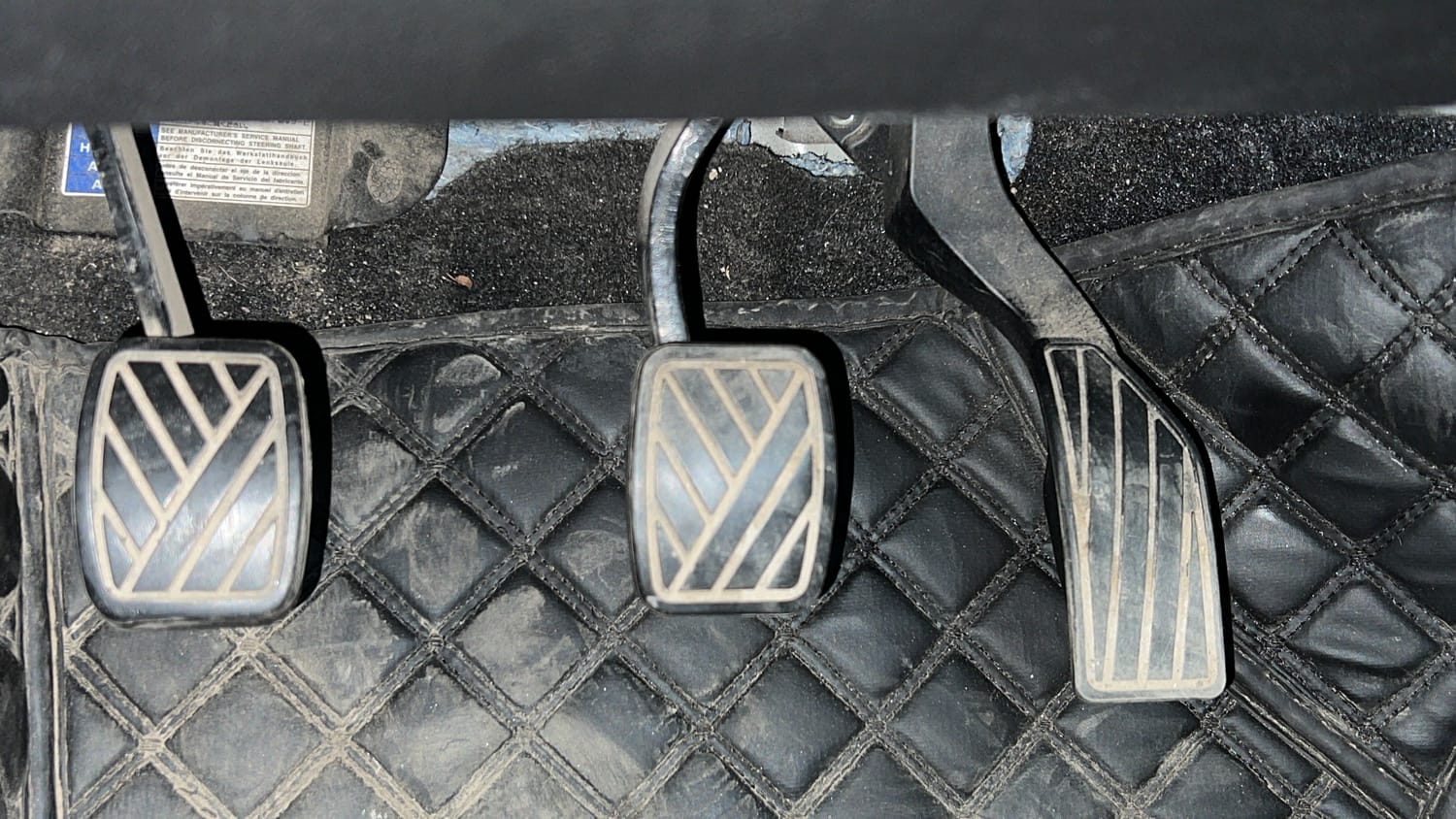 Used 2021 maruti-suzuki Vitara Brezza VXi Petrol Manual interior PEDALS VIEW