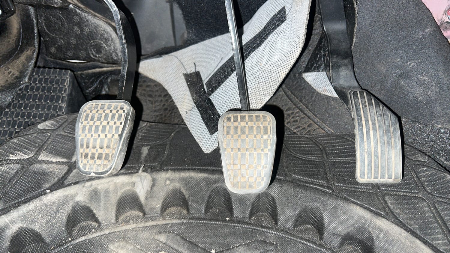 Used 2020 Tata Altroz XE Petrol Petrol Manual interior PEDALS VIEW