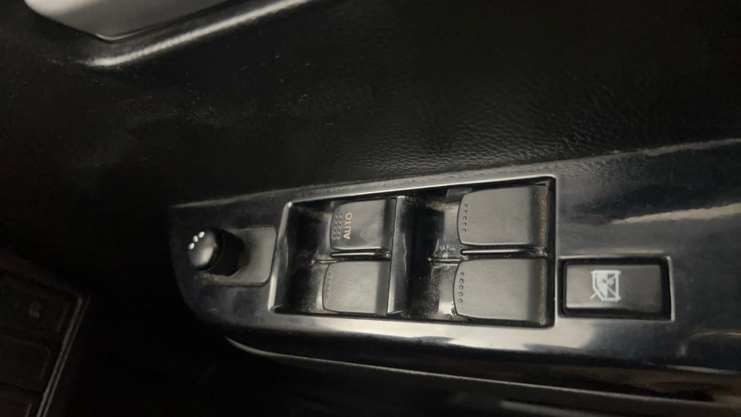 Used 2017 Maruti Suzuki Wagon R VXI Petrol Manual top_features Power windows