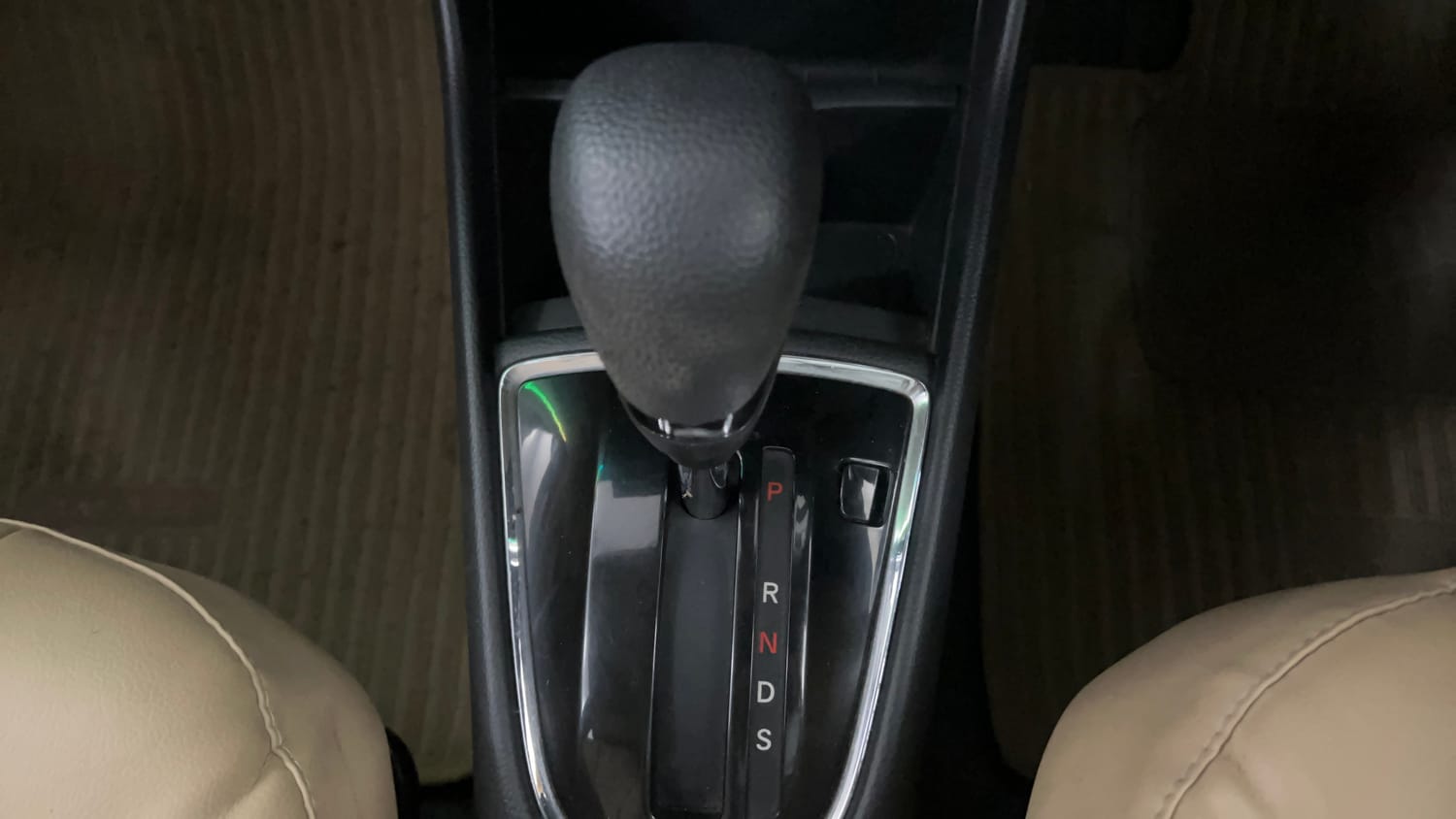 Used 2019 Honda Amaze 1.2 V CVT Petrol Petrol Automatic interior GEAR  KNOB VIEW