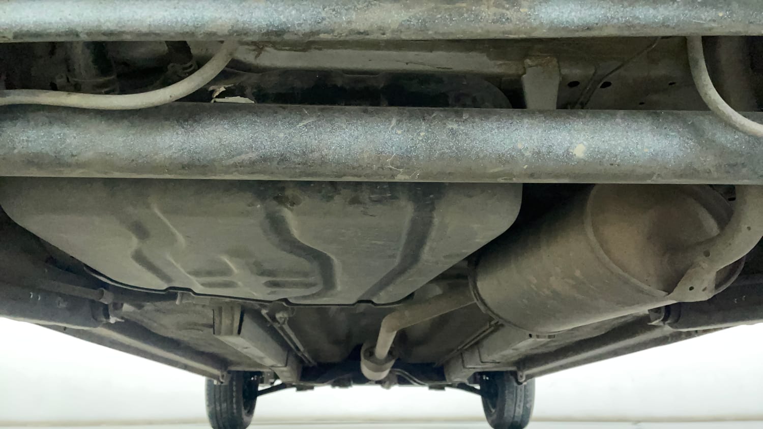 Used 2016 Maruti Suzuki Wagon R VXI Petrol Manual extra REAR UNDERBODY VIEW (TAKEN FROM REAR)