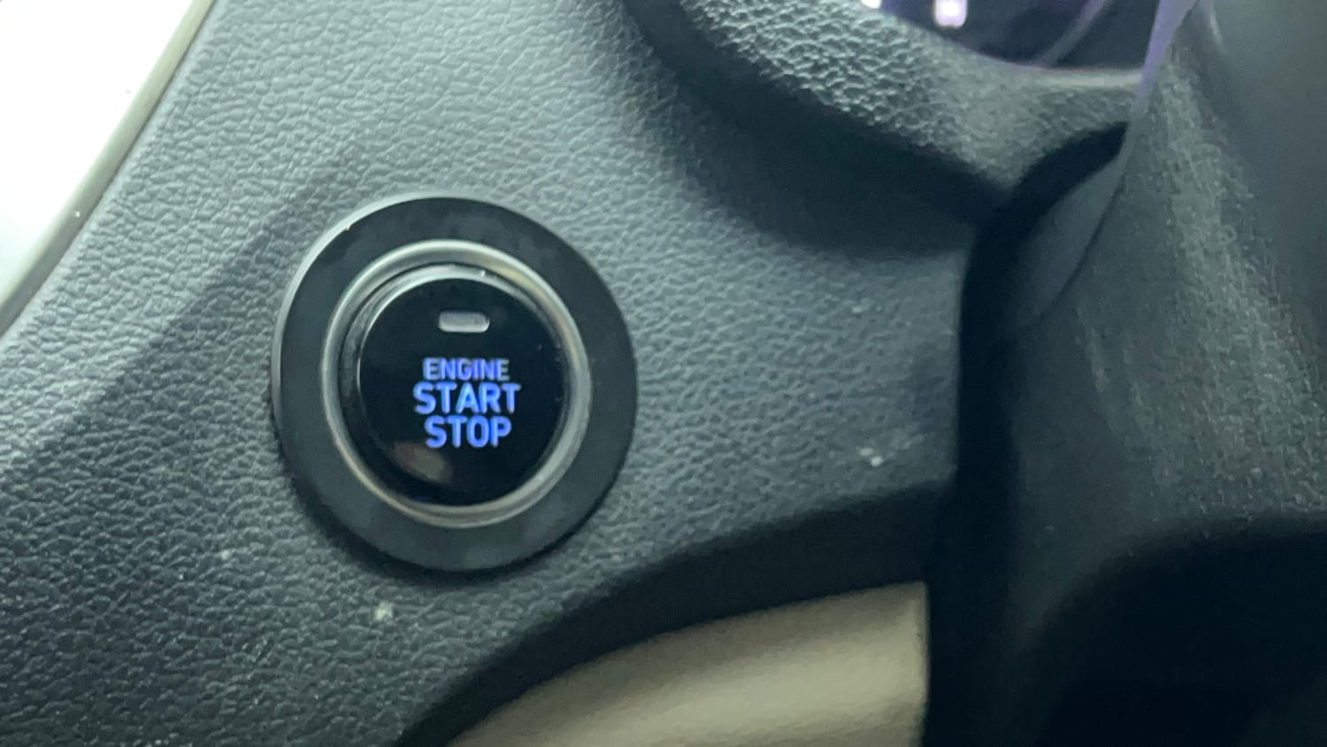 Used 2019 Hyundai Verna SX (O) 1.6 VTVT AT Petrol Automatic top_features Keyless start