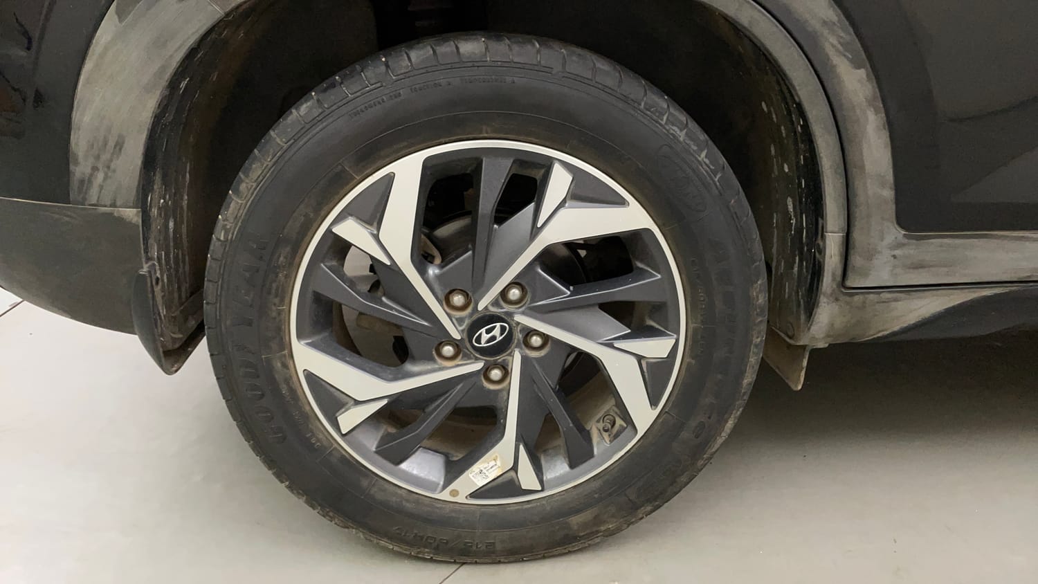 Used 2022 Hyundai Creta SX (O) 1.4 Turbo 7 DCT Petrol Automatic tyres RIGHT REAR TYRE RIM VIEW