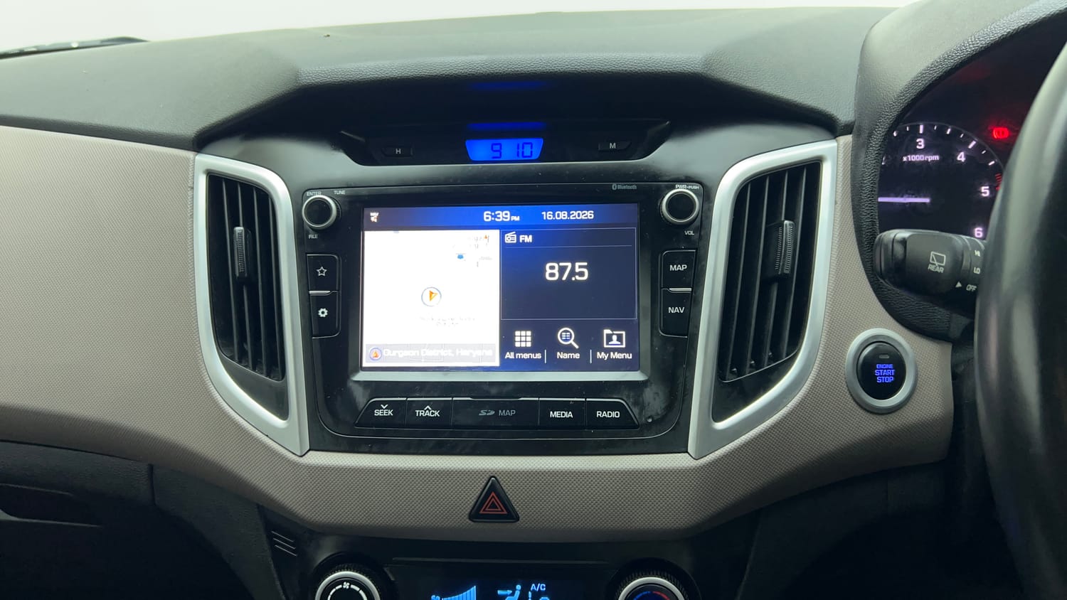Used 2018 Hyundai Creta SX 1.6 AT CRDi Diesel Automatic top_features Integrated (in-dash) music system