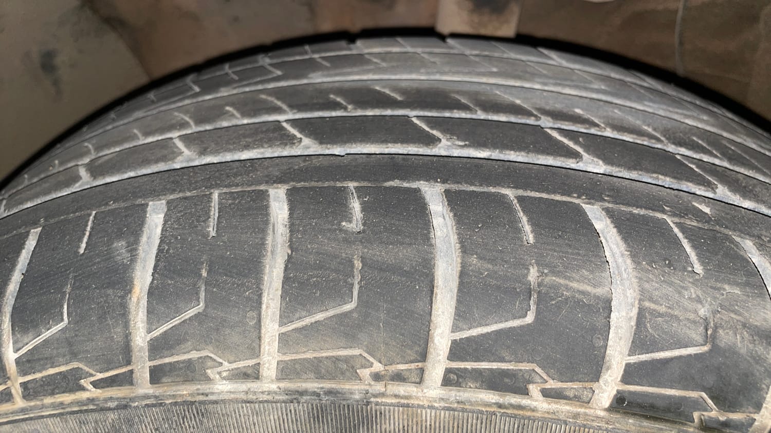 Used 2022 Hyundai Creta SX (O) 1.4 Turbo 7 DCT Petrol Automatic tyres LEFT FRONT TYRE TREAD VIEW