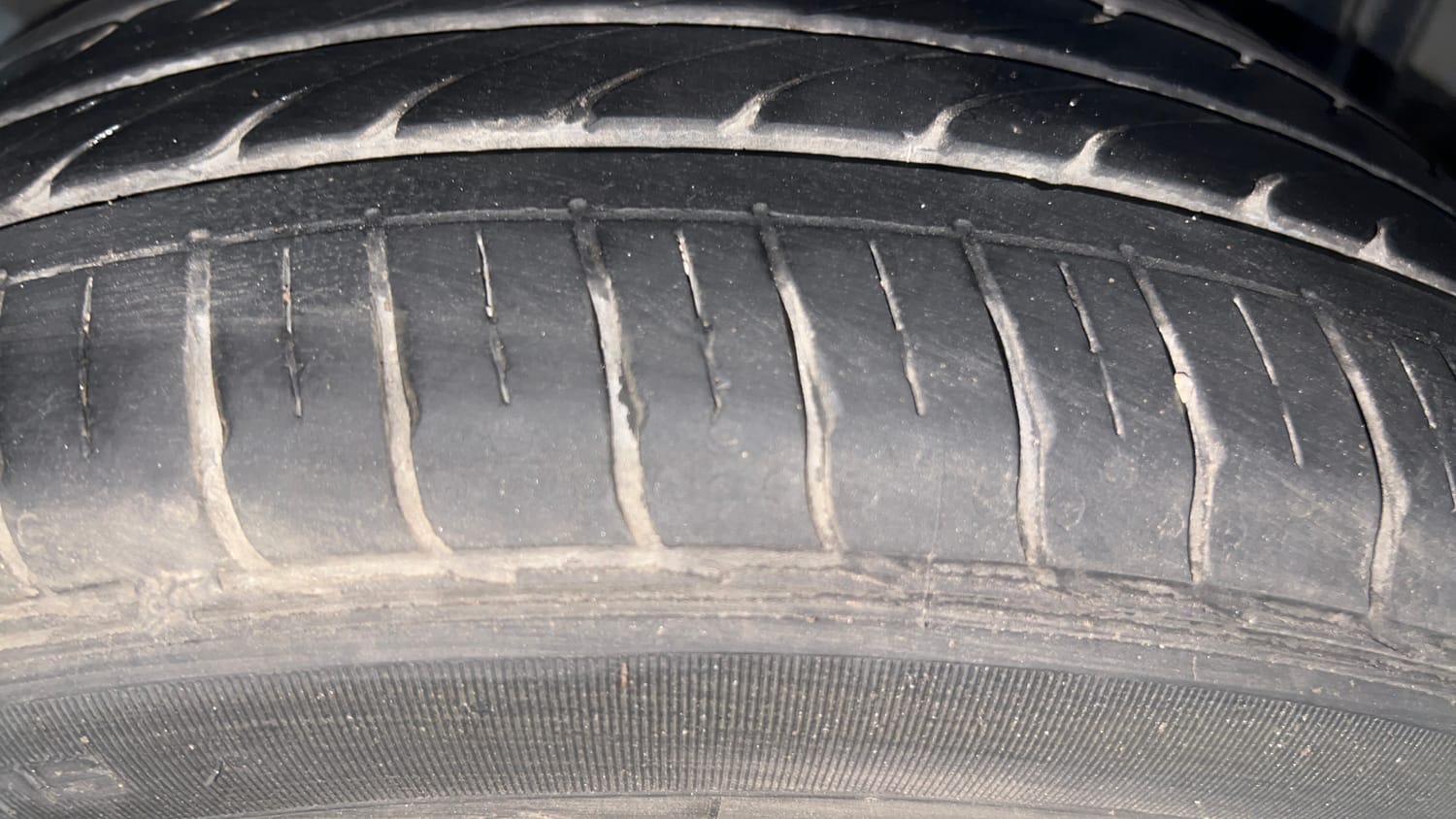 Used 2021 Tata Tiago XZ Plus Petrol Manual tyres LEFT REAR TYRE TREAD VIEW