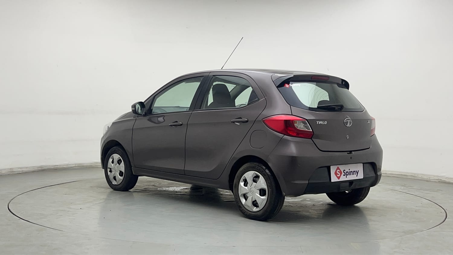 Used 2018 Tata Tiago XZ W/O Alloy Petrol + CNG(Outside Fitted) Cng Manual exterior LEFT REAR CORNER VIEW
