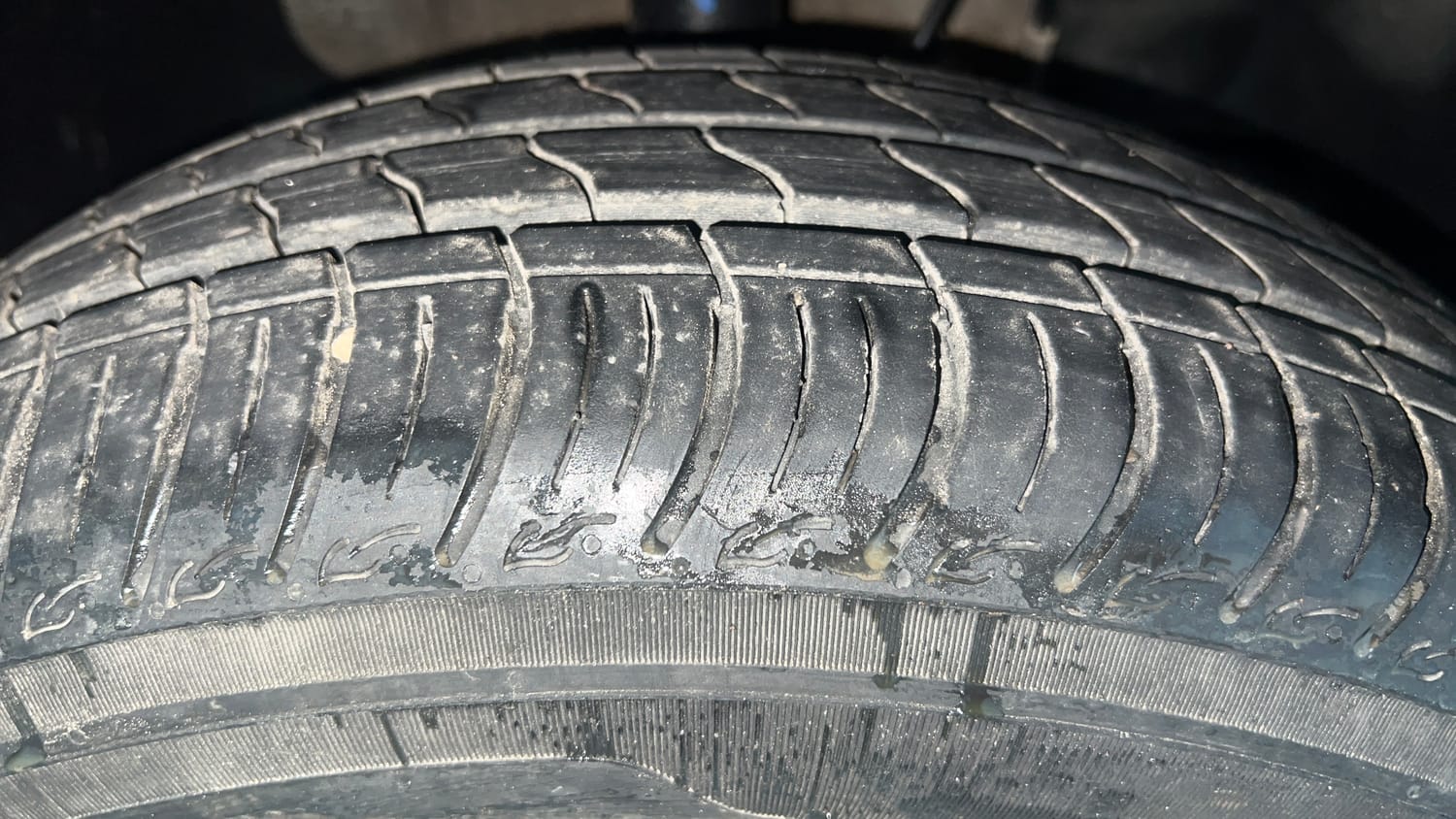 Used 2018 Tata Tiago XZ W/O Alloy Petrol + CNG(Outside Fitted) Cng Manual tyres RIGHT FRONT TYRE TREAD VIEW