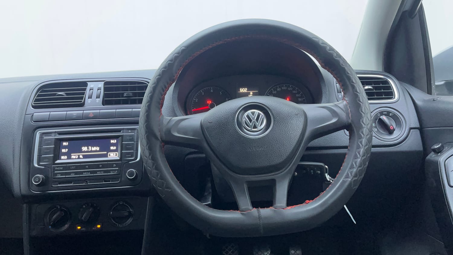 Used 2020 Volkswagen Polo Comfortline 1.0L (P) Petrol Manual interior STEERING VIEW