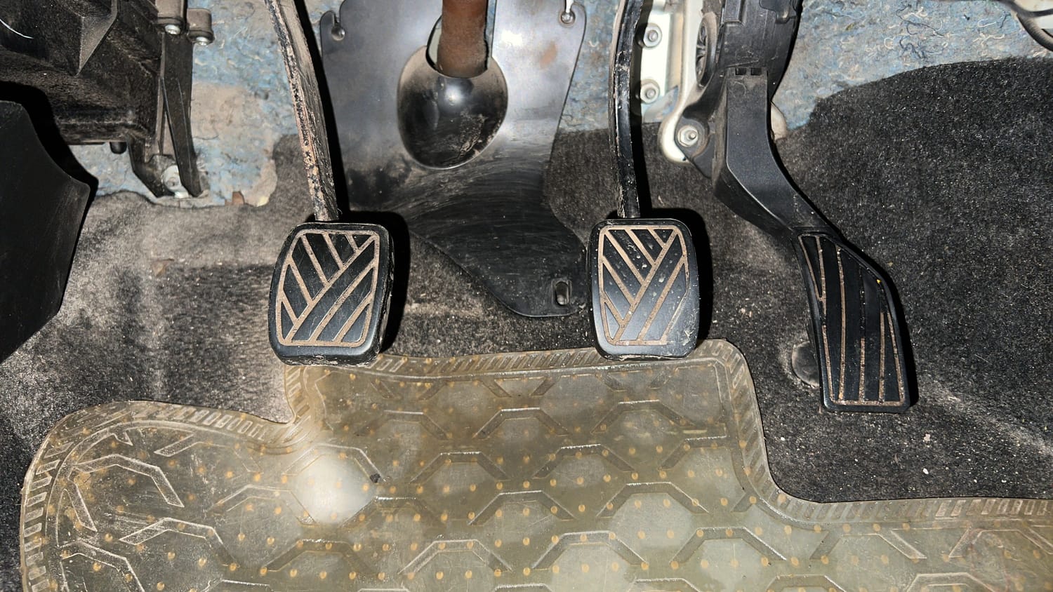 Used 2012 Maruti Suzuki Swift VXi Petrol Manual interior PEDALS VIEW