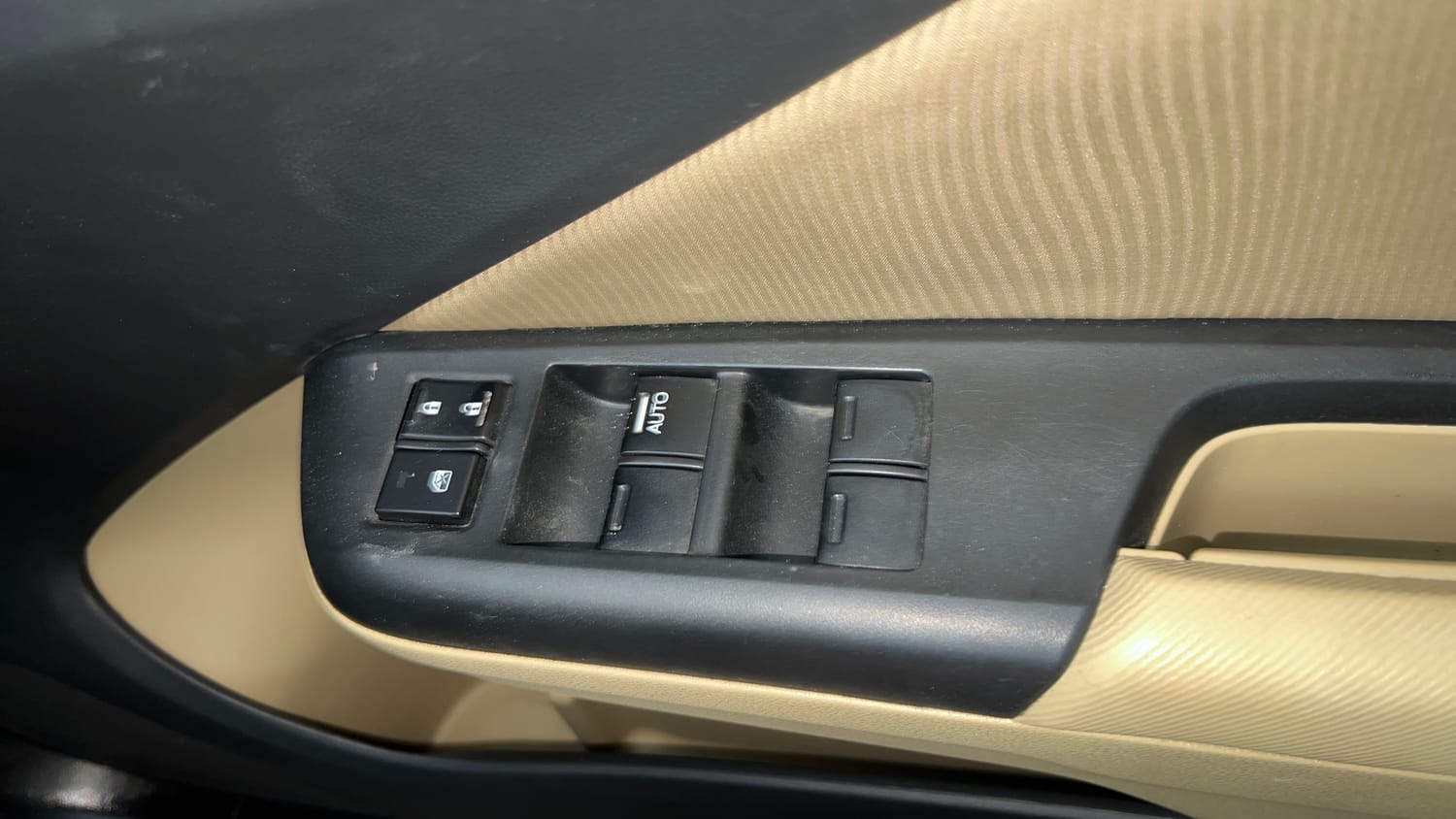 Used 2015 Honda City SV Petrol Manual top_features Anti pinch power windows