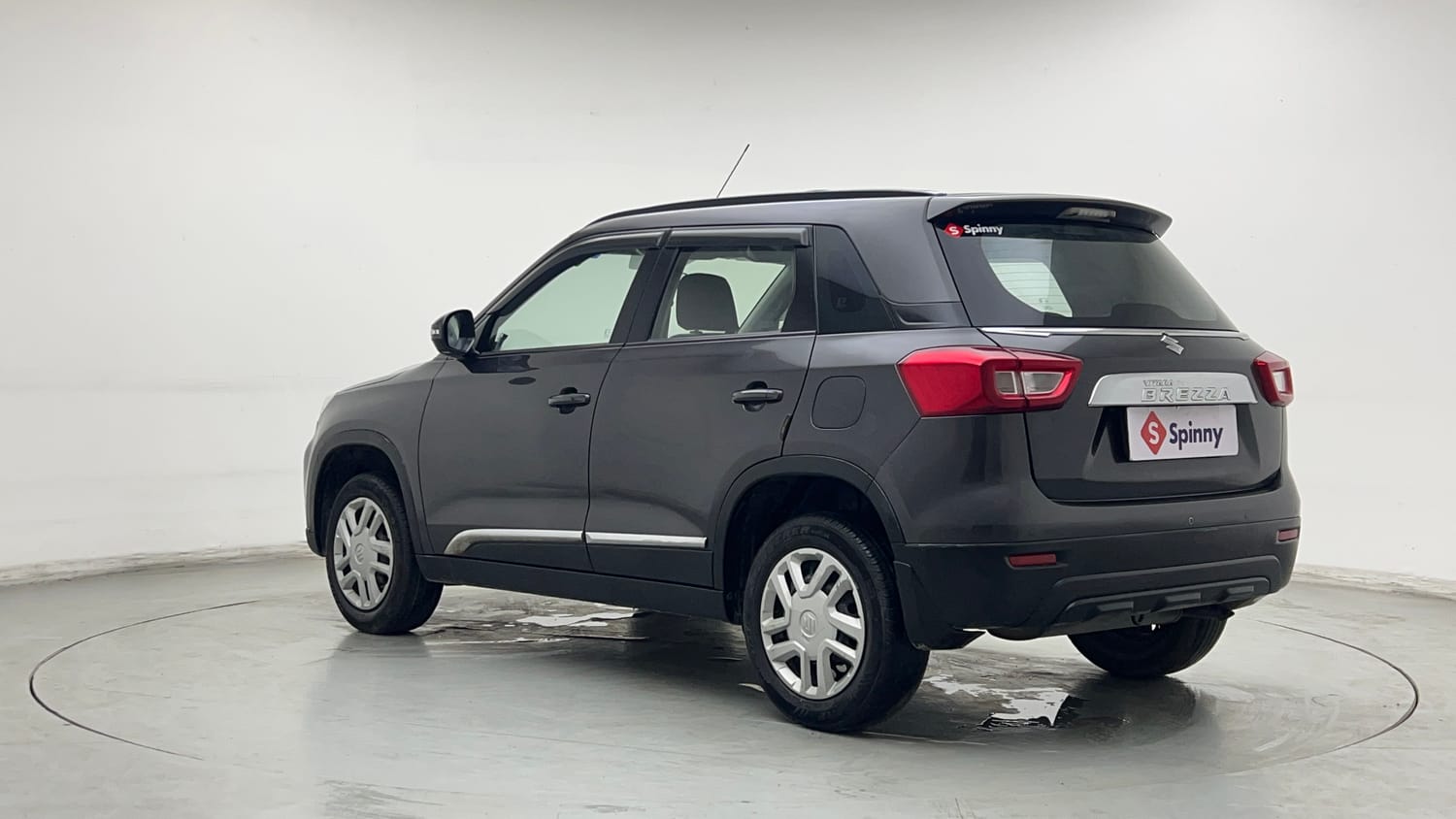Used 2021 maruti-suzuki Vitara Brezza VXi Petrol Manual exterior LEFT REAR CORNER VIEW