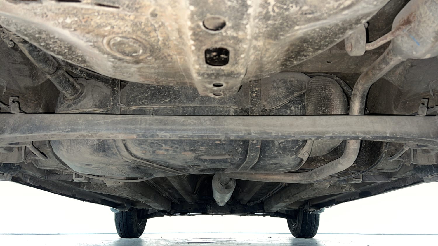 Used 2015 Maruti Suzuki Swift VXi Petrol Manual extra REAR UNDERBODY VIEW (TAKEN FROM REAR)