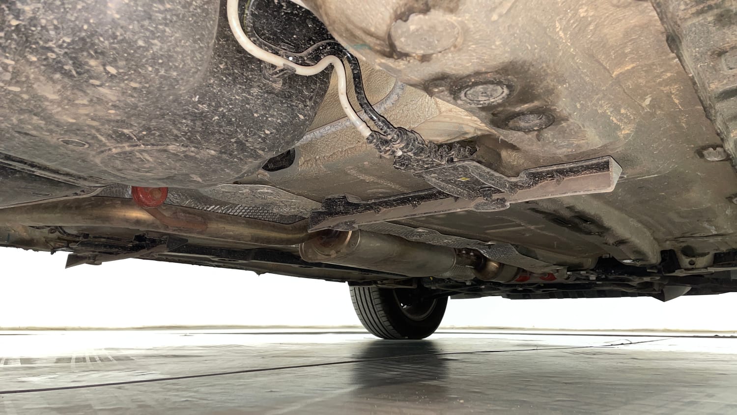 Used 2025 Skoda Kylaq Signature+ 1.0 TSI Petrol Manual extra REAR RIGHT UNDERBODY VIEW