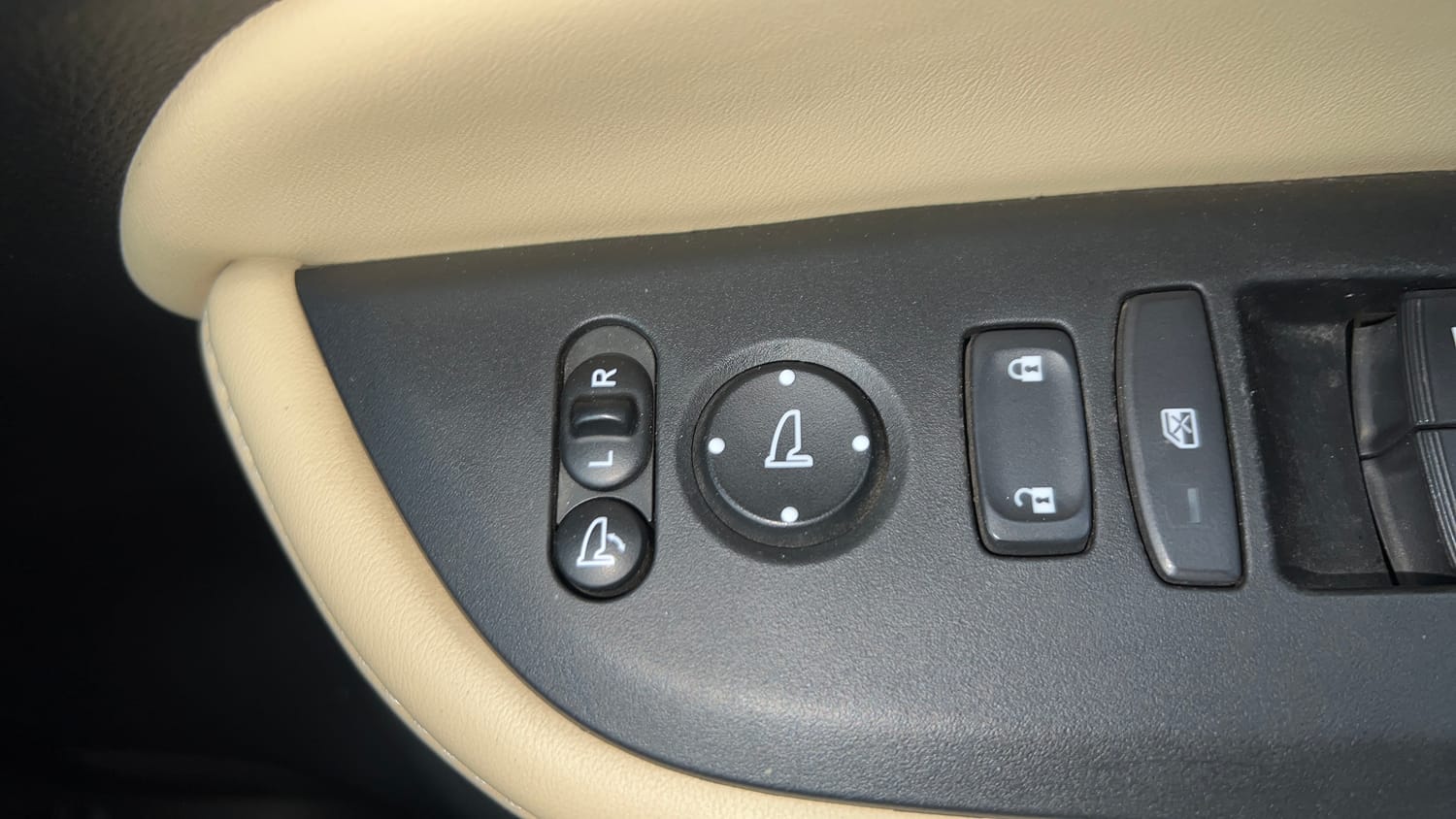 Used 2024 Honda City ZX Petrol CVT Petrol Automatic top_features Cruise control
