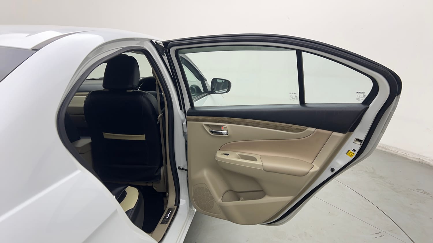 Used 2020 Maruti Suzuki Ciaz Delta 1.5 Petrol Manual interior RIGHT REAR DOOR OPEN VIEW