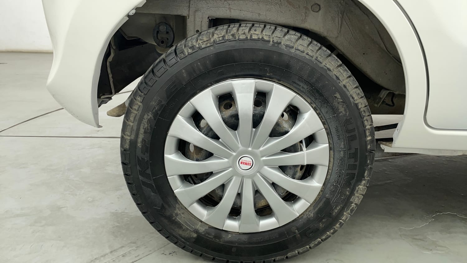Used 2019 Maruti Suzuki Alto 800 LXi Petrol Manual tyres RIGHT REAR TYRE RIM VIEW