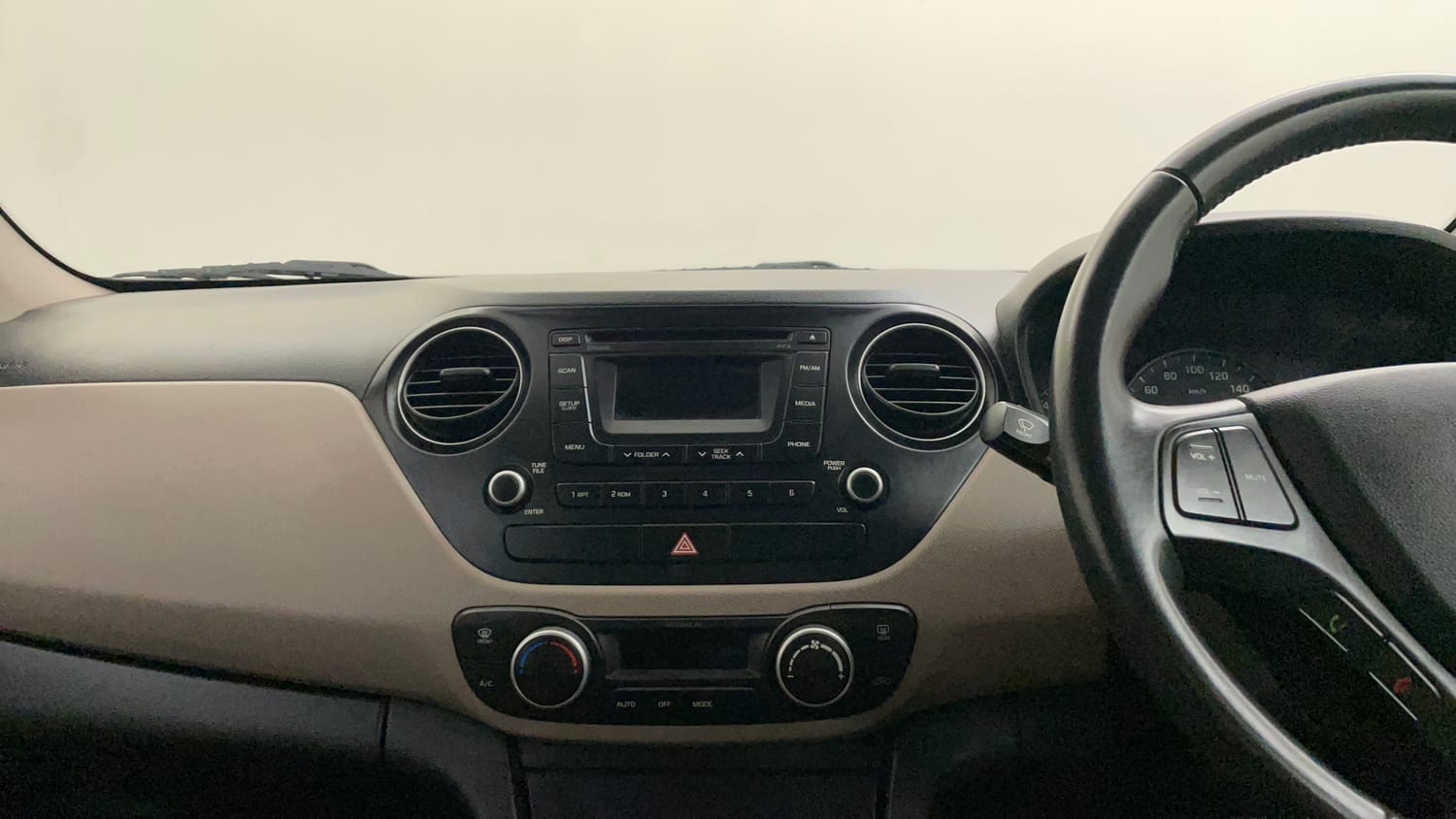 Used 2015 Hyundai Xcent SX 1.2 (O) Petrol Manual interior MUSIC SYSTEM & AC CONTROL VIEW