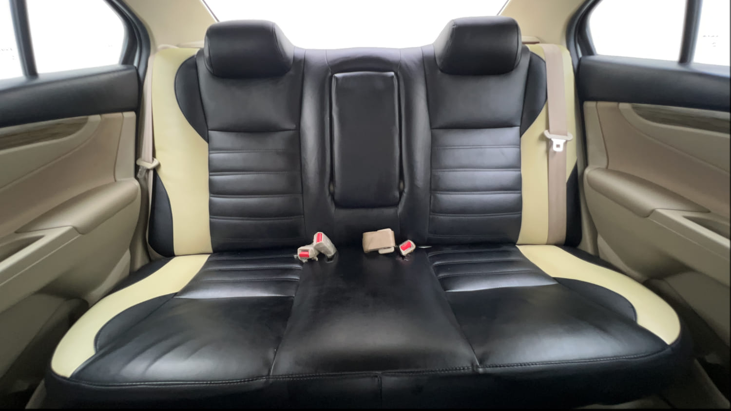Used 2020 Maruti Suzuki Ciaz Delta 1.5 Petrol Manual interior REAR SEAT CONDITION VIEW