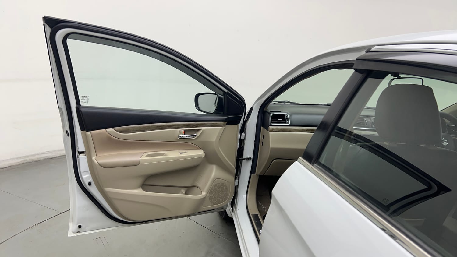 Used 2020 Maruti Suzuki Ciaz Delta 1.5 Petrol Manual interior LEFT FRONT DOOR OPEN VIEW