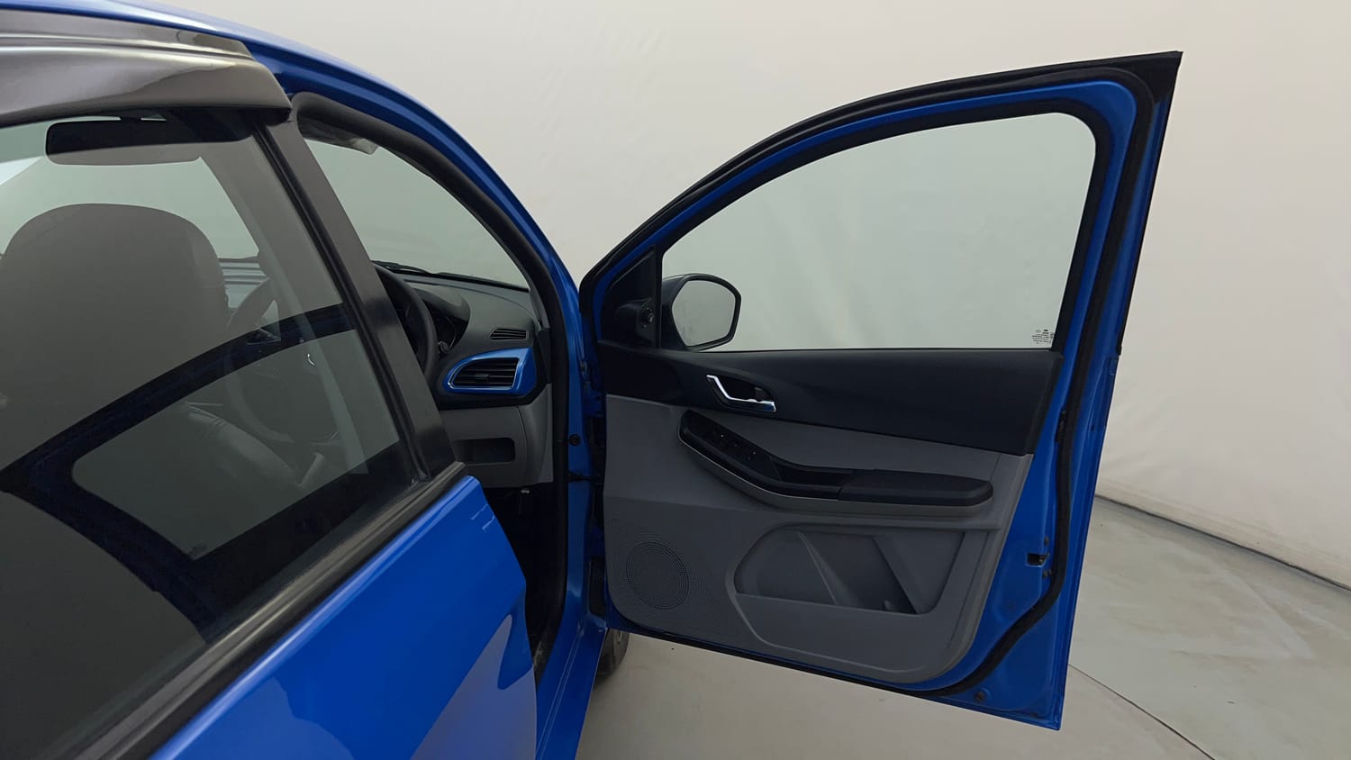 Used 2021 Tata Tiago XZ Plus Petrol Manual interior RIGHT FRONT DOOR OPEN VIEW