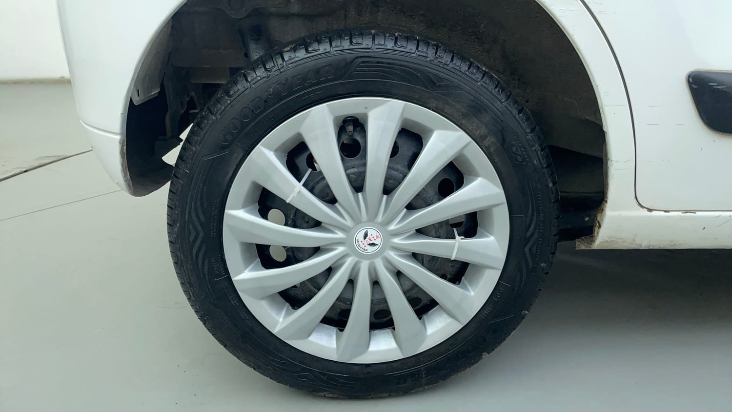 Used 2016 Maruti Suzuki Wagon R VXI Petrol Manual tyres RIGHT REAR TYRE RIM VIEW