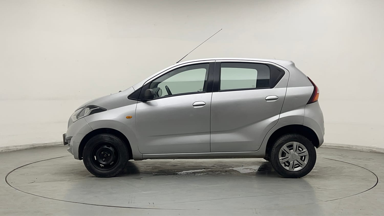 Used 2018 Datsun Redi-GO T(O) 1.0 AMT Petrol Automatic exterior LEFT SIDE VIEW