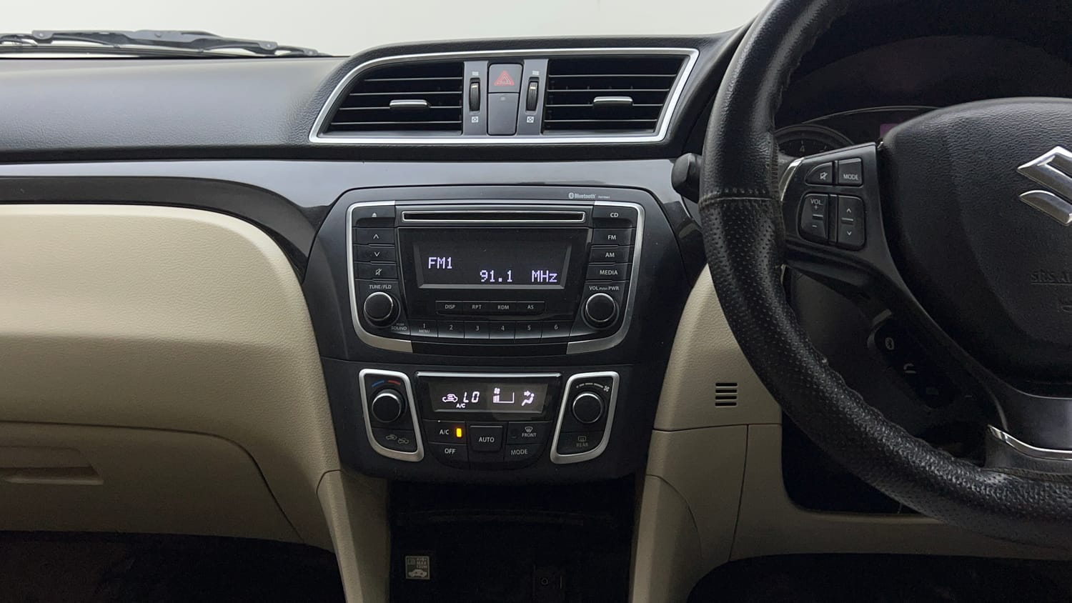 Used 2015 Maruti Suzuki Ciaz VXi+ Petrol Manual interior MUSIC SYSTEM & AC CONTROL VIEW