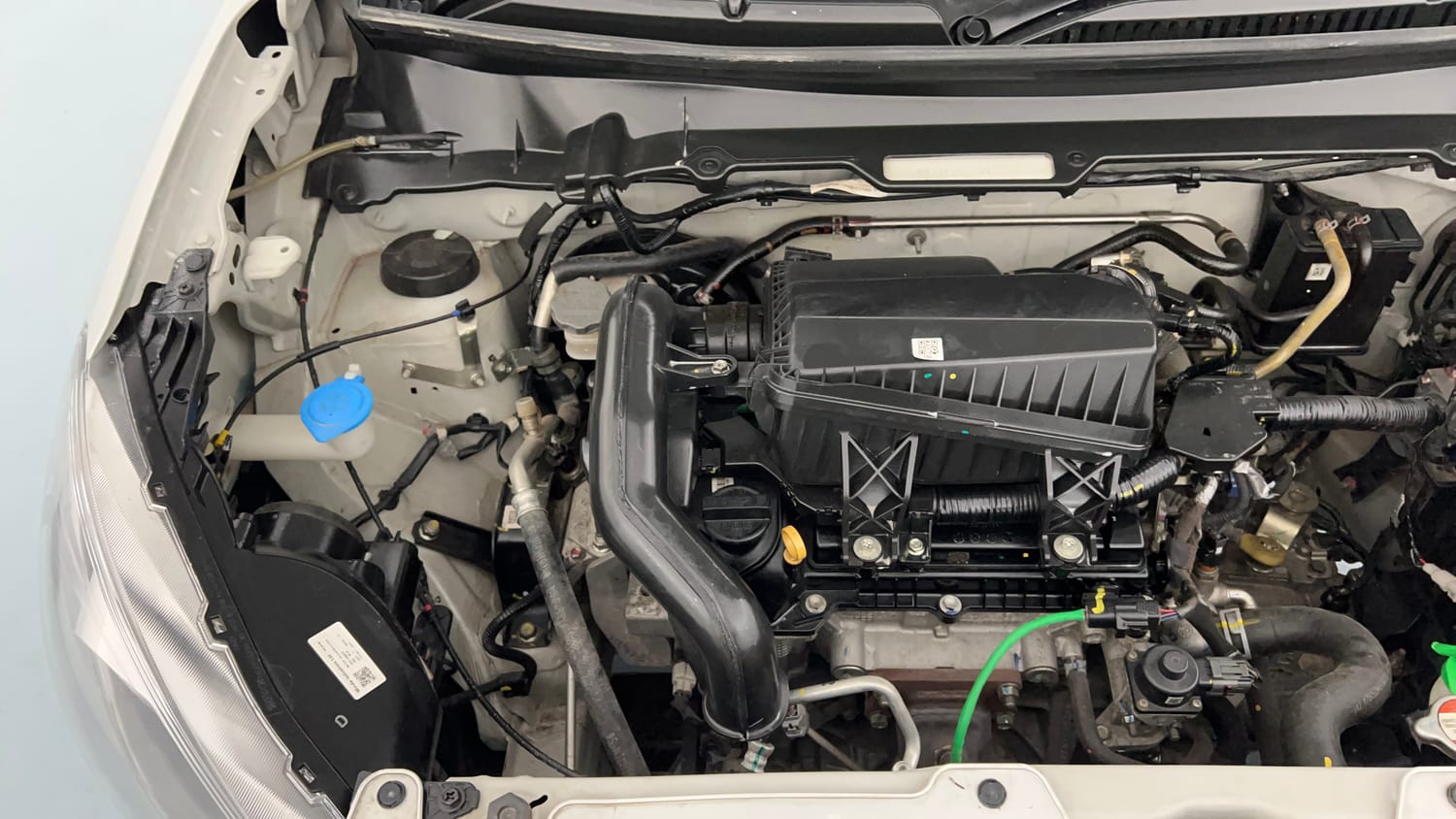 Used 2024 Maruti Suzuki Celerio VXi Petrol Manual engine ENGINE RIGHT SIDE VIEW