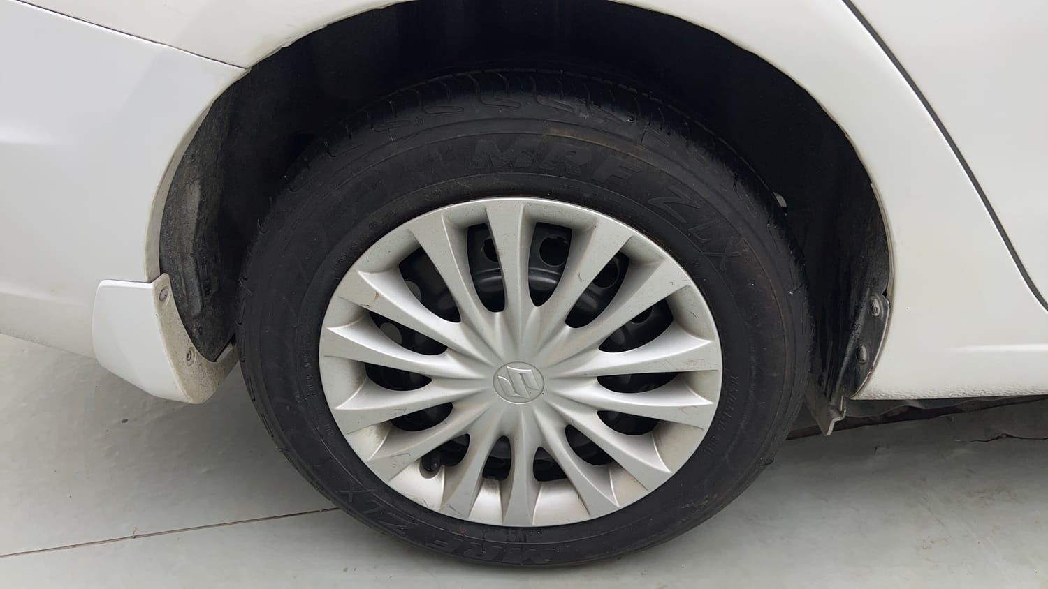 Used 2015 Maruti Suzuki Ciaz VXi+ Petrol Manual tyres RIGHT REAR TYRE RIM VIEW