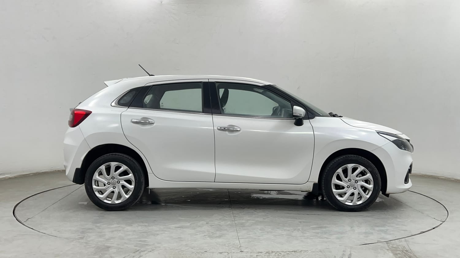Used 2023 Maruti Suzuki Baleno Zeta AGS Petrol Automatic exterior RIGHT SIDE VIEW