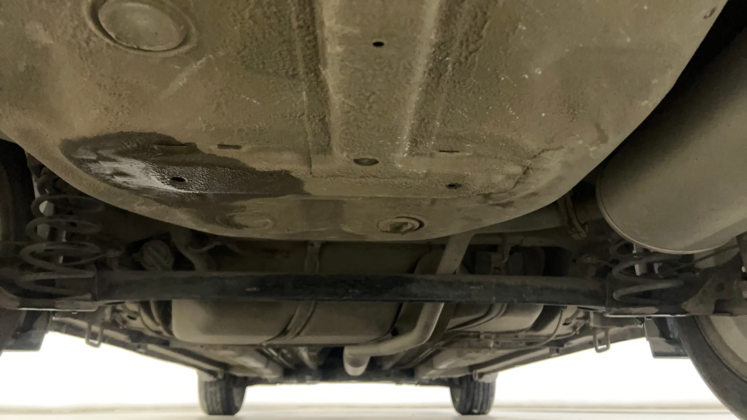 Used 2015 Maruti Suzuki Ciaz ZXI+ Petrol Manual extra REAR UNDERBODY VIEW (TAKEN FROM REAR)