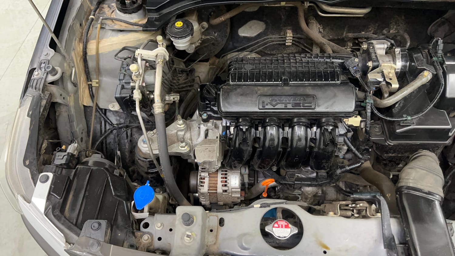 Used 2019 Honda Amaze 1.2 V CVT Petrol Petrol Automatic engine ENGINE RIGHT SIDE VIEW