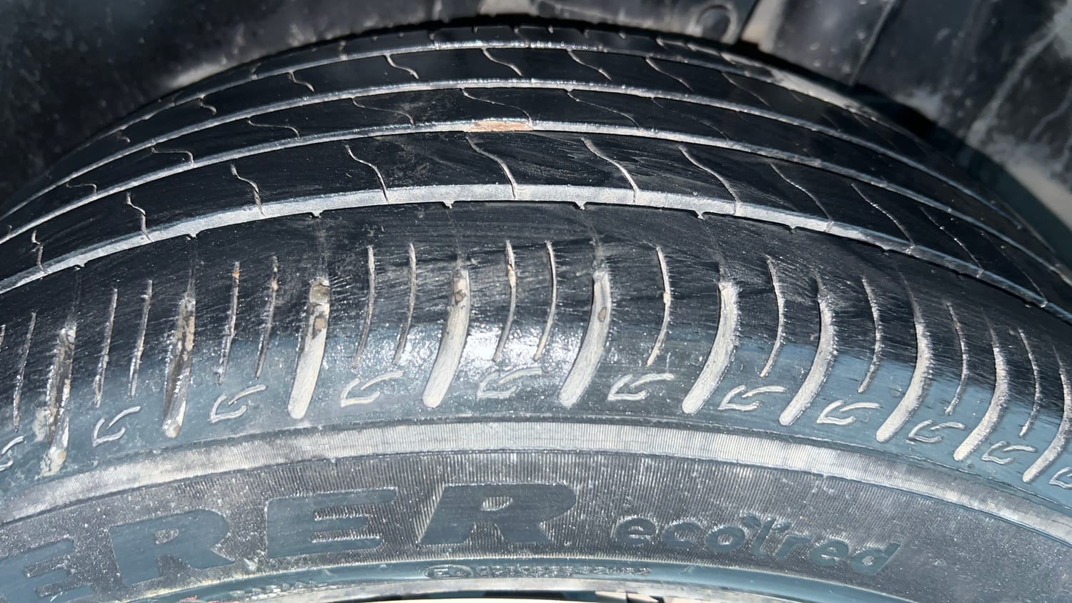 Used 2021 maruti-suzuki Vitara Brezza VXi Petrol Manual tyres LEFT REAR TYRE TREAD VIEW