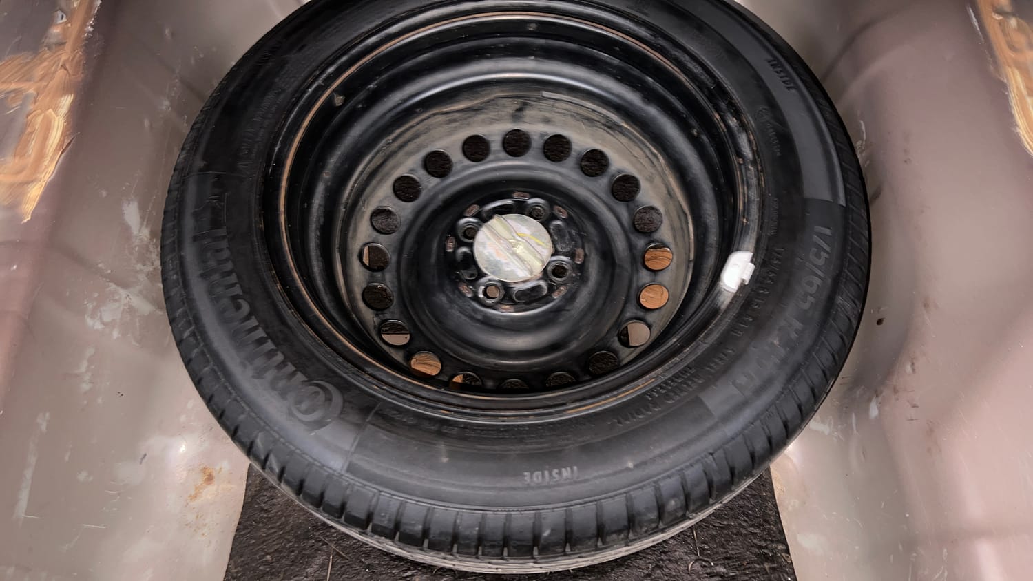 Used 2015 Honda City SV Petrol Manual tyres SPARE TYRE VIEW